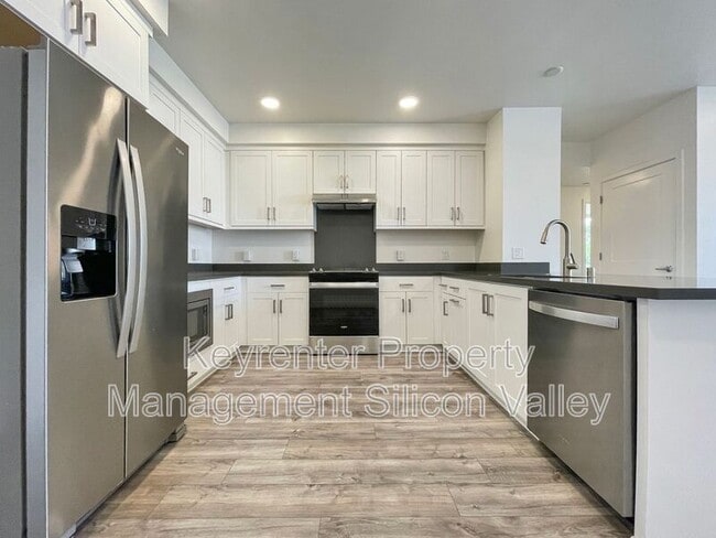 Building Photo - 42111 Osgood Rd