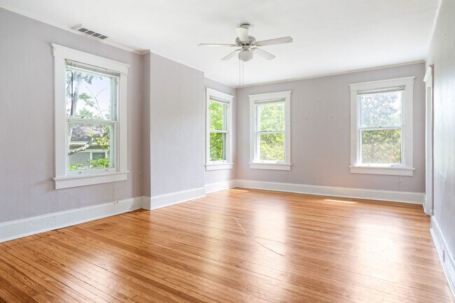 Building Photo - 5 Bed 5 Bath in Atlanta - Prime Location! ...