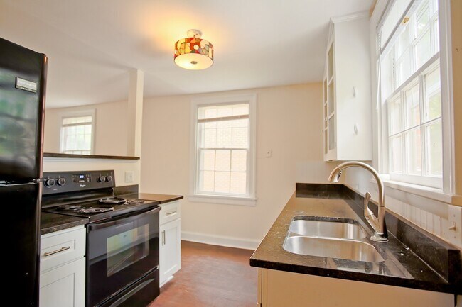 Building Photo - 8br Single Family Home on 14th St NW  (MIN...