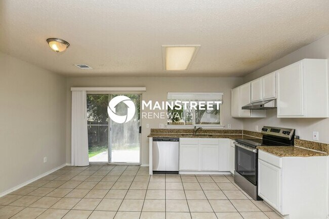 Building Photo - 3 Bedroom Pet-Friendly Home in Fort Worth, TX with Main Street Renewal