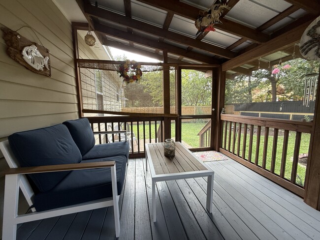 Building Photo - 2717 Oaklawn St