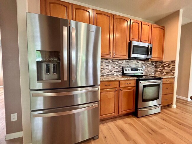 Building Photo - Spacious 3Bd Home in the Broadlands