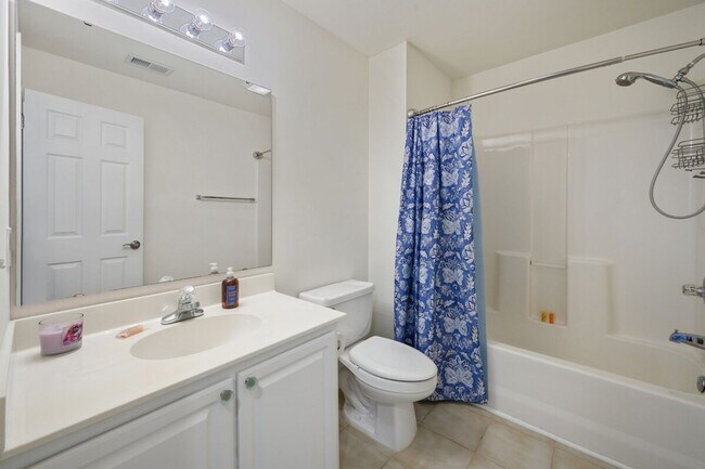 Building Photo - 987 Blue Stem Dr