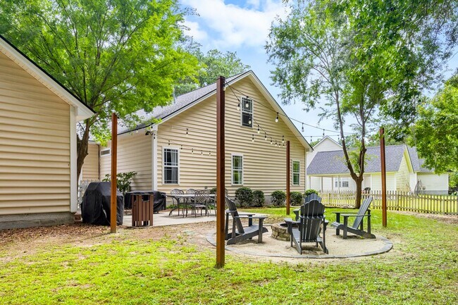 Building Photo - 142 Cherryfield Ln