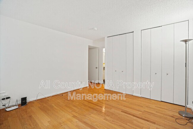 Building Photo - 1140 23rd St NW