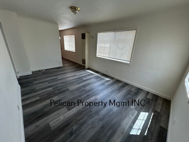Building Photo - 2125 Orchard Ave