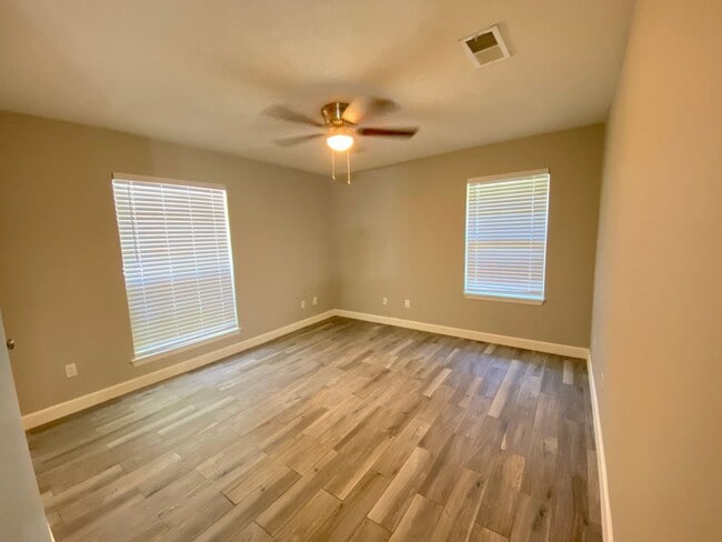 Building Photo - 1200-1202 N OConner Road