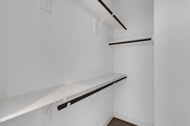 Building Photo - 1526 Chestnut St