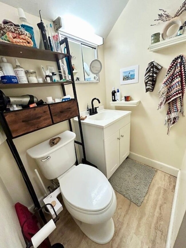 Building Photo - 66-68 Exeter St