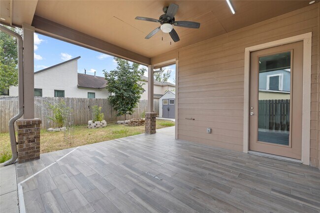 Building Photo - 8938 Intervale St