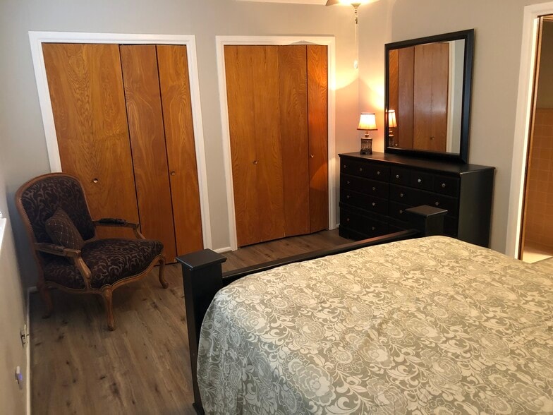 Bedroom - same both units - 1034 Elizabeth Ave
