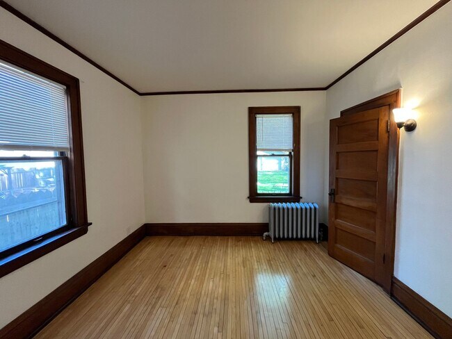 Building Photo - 1408 18th Ave N