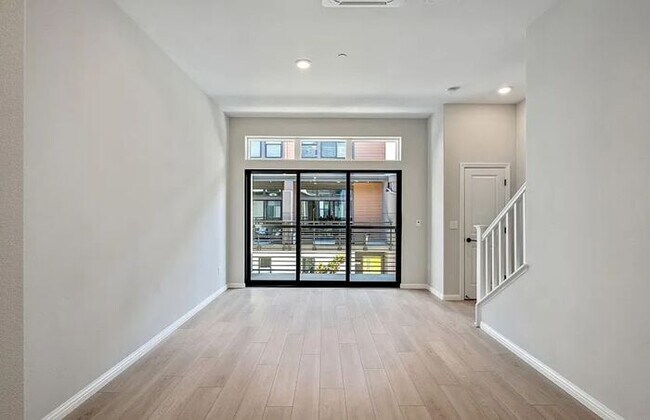 Building Photo - 125 Waters Park Cir