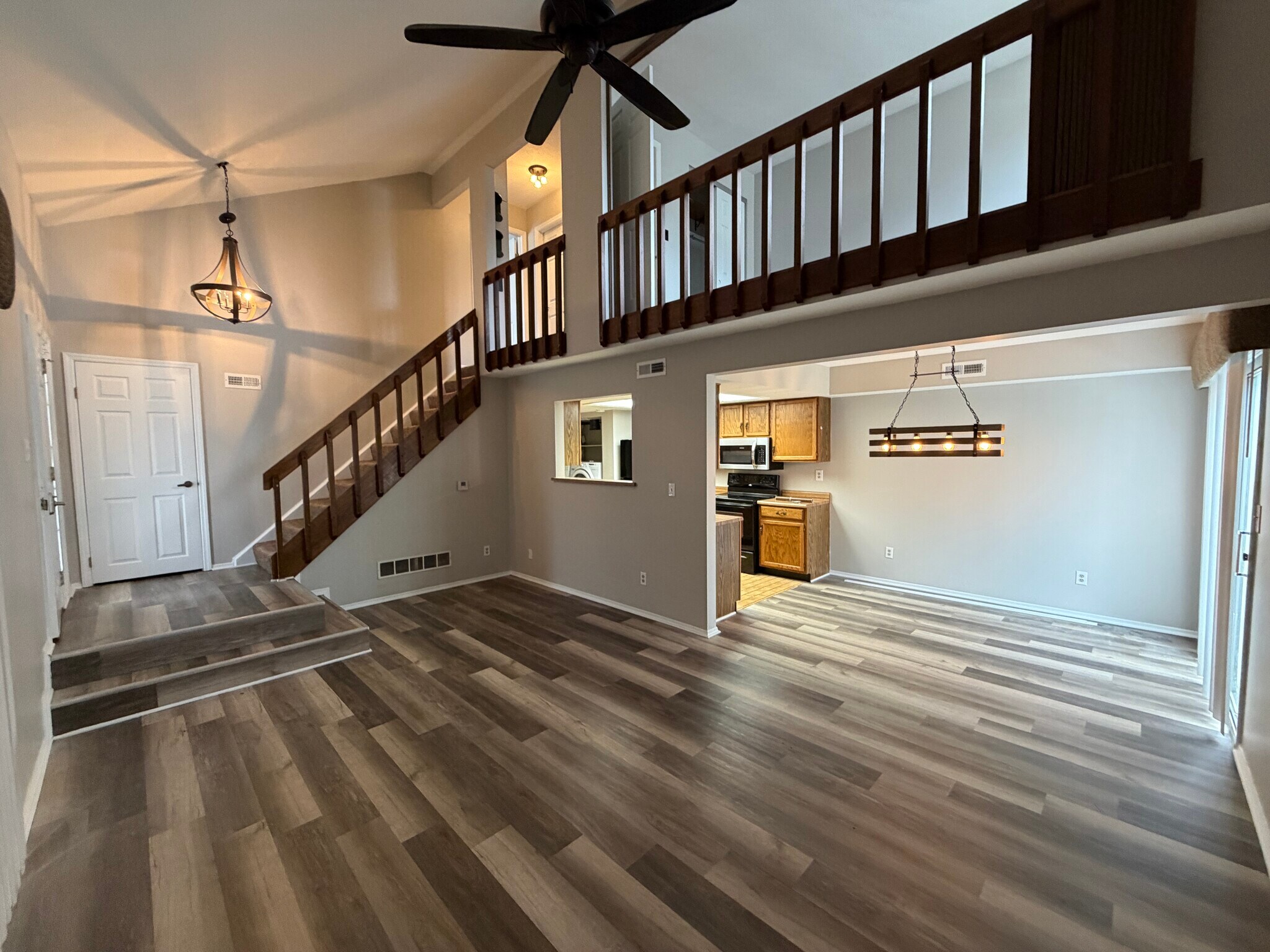 Building Photo - 1492 Sanzon Dr