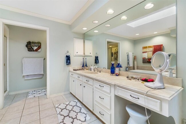Building Photo - 12433 Montego Plaza