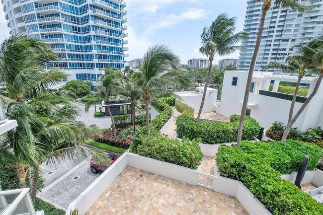 Building Photo - 50 South Pointe Dr