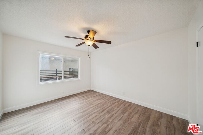 Building Photo - 1215 Hayworth Ave