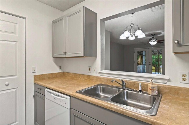 Building Photo - 3001 Oak Park Ct