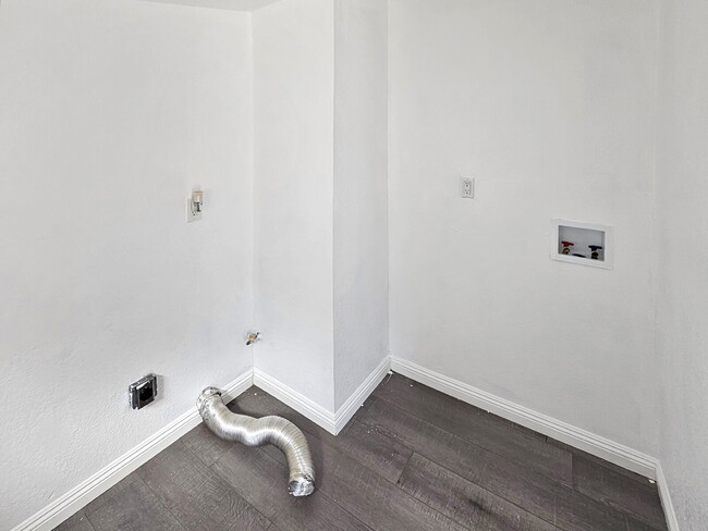 Building Photo - 327 W Haloid Ave