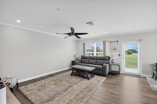 Building Photo - 388 Tuscany Ln