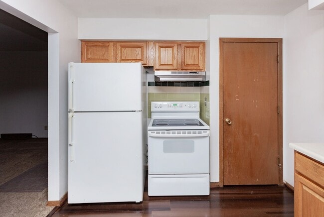 Building Photo - CHARMING! 2 Bedroom, 1 Bathroom Duplex in Des Moines!!