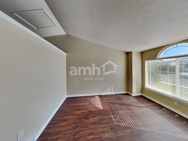 Building Photo - 1495 N 2325 W