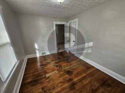 Building Photo - 4916 E 85th St