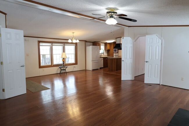 Building Photo - 922 Moss Oak Ct