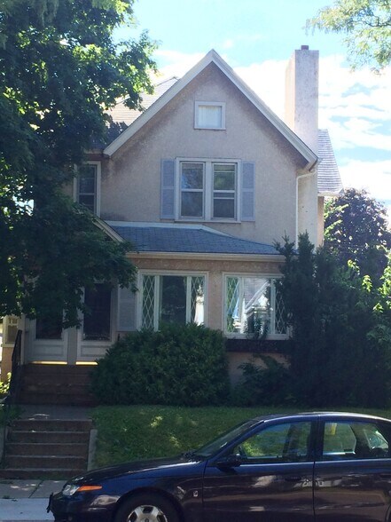 Street front view of home. - 1320 Jefferson St NE