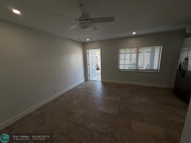 Building Photo - 4336 N Ocean Dr