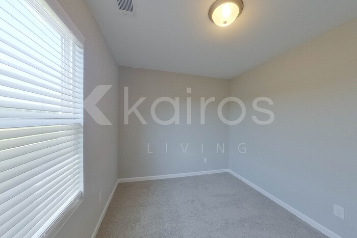 Building Photo - 948 Silent Barge Cv