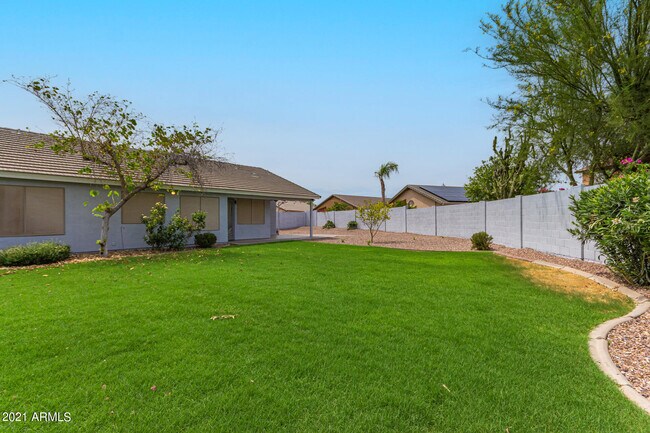 Building Photo - 12328 W Medlock Dr