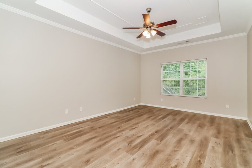 Building Photo - 450 Boxelder Rd