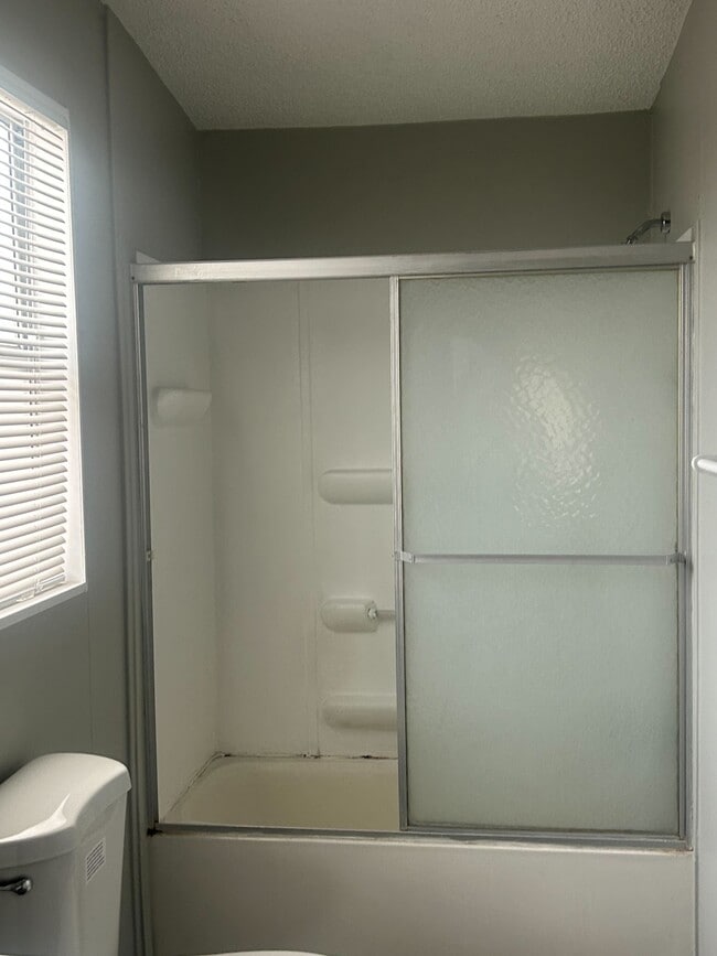 Building Photo - 3601 E Wyoming Ave