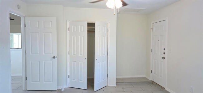 Building Photo - 5101 Meadow Creek Cove