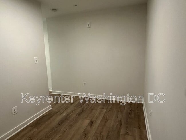 Building Photo - 1460 Belmont St NW