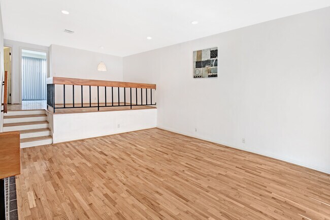 Building Photo - 1138 20th St