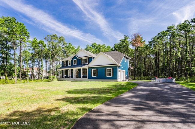 Building Photo - 1561 Scranton Ave