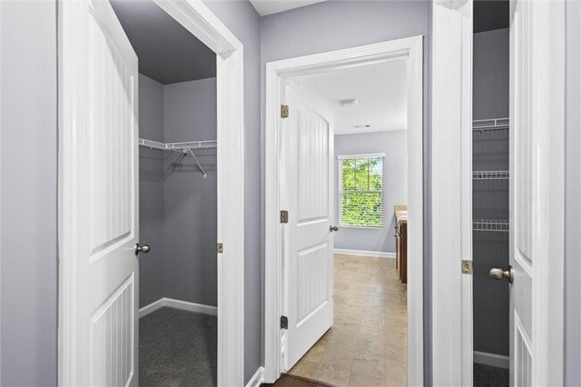Building Photo - 407 Aviary Ln