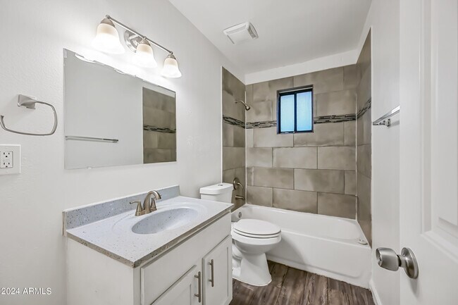 Building Photo - 1744 W Glendale Ave