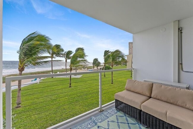 Building Photo - 1041 Hillsboro Mile