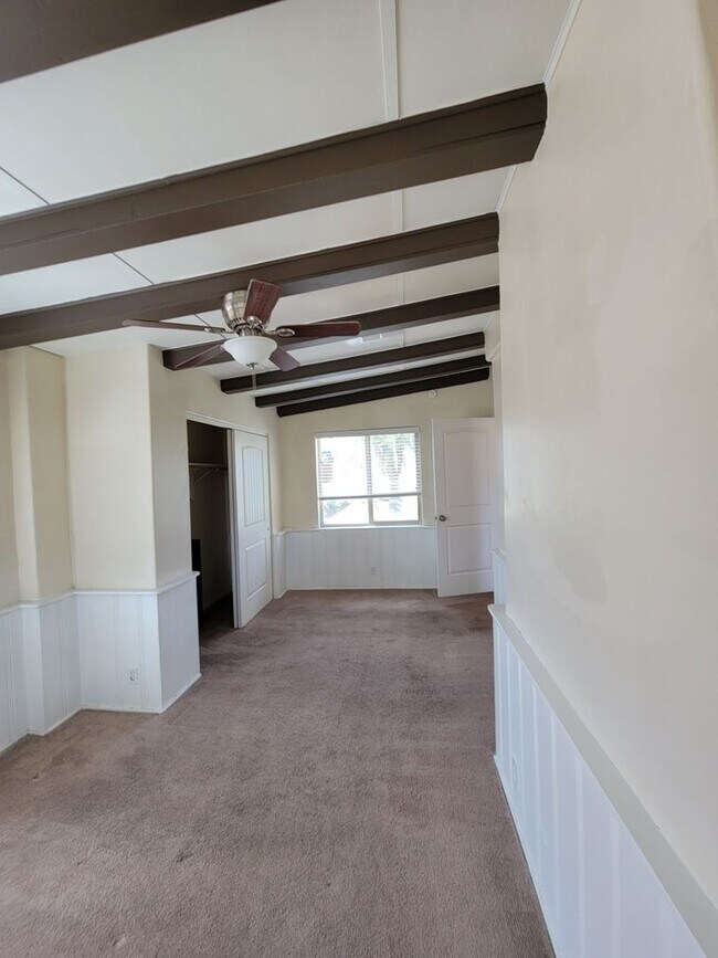 Building Photo - Charming Central Tucson Retreat with Updat...