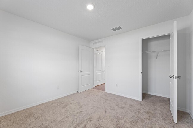 Building Photo - PORT ST LUCIE-SECTION 40