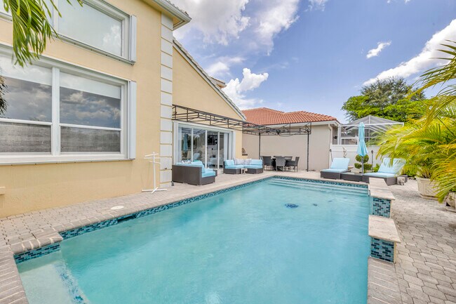 Building Photo - 6362 Brava Way