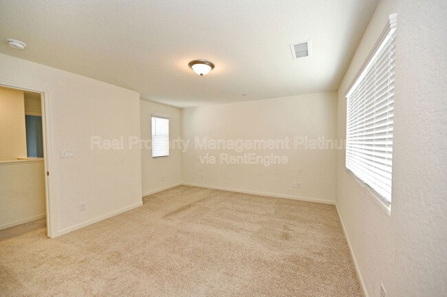 Building Photo - 2273 N Raleigh Dr