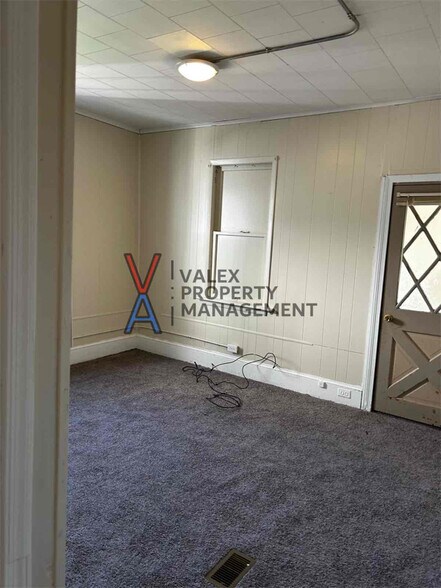 Building Photo - 156 Fallbrook St