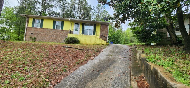 Primary Photo - 3677 Kingsview Dr