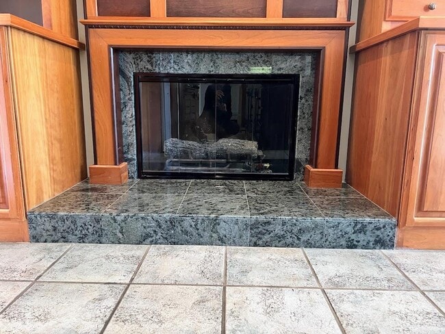 Building Photo - 150 Flying Mist Isle