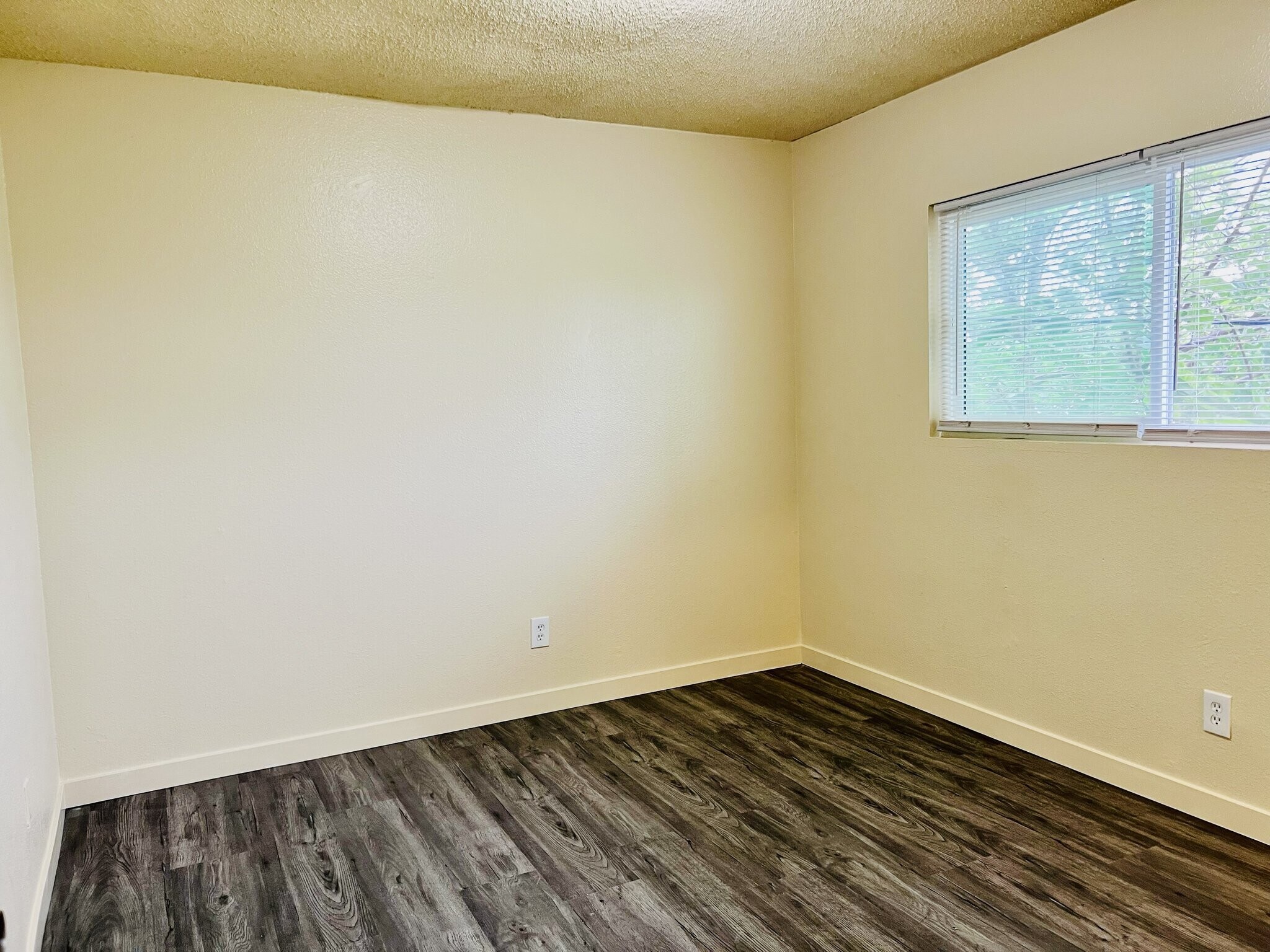 Building Photo - 812 S Taylor Ave