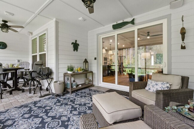 Building Photo - Discover the Ideal 55+ Lifestyle in Your N...